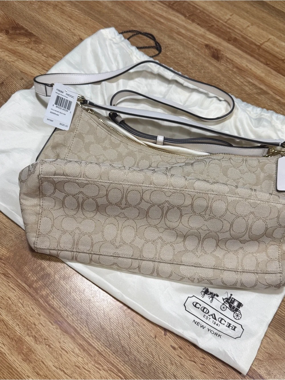 Coach nwt shoulder